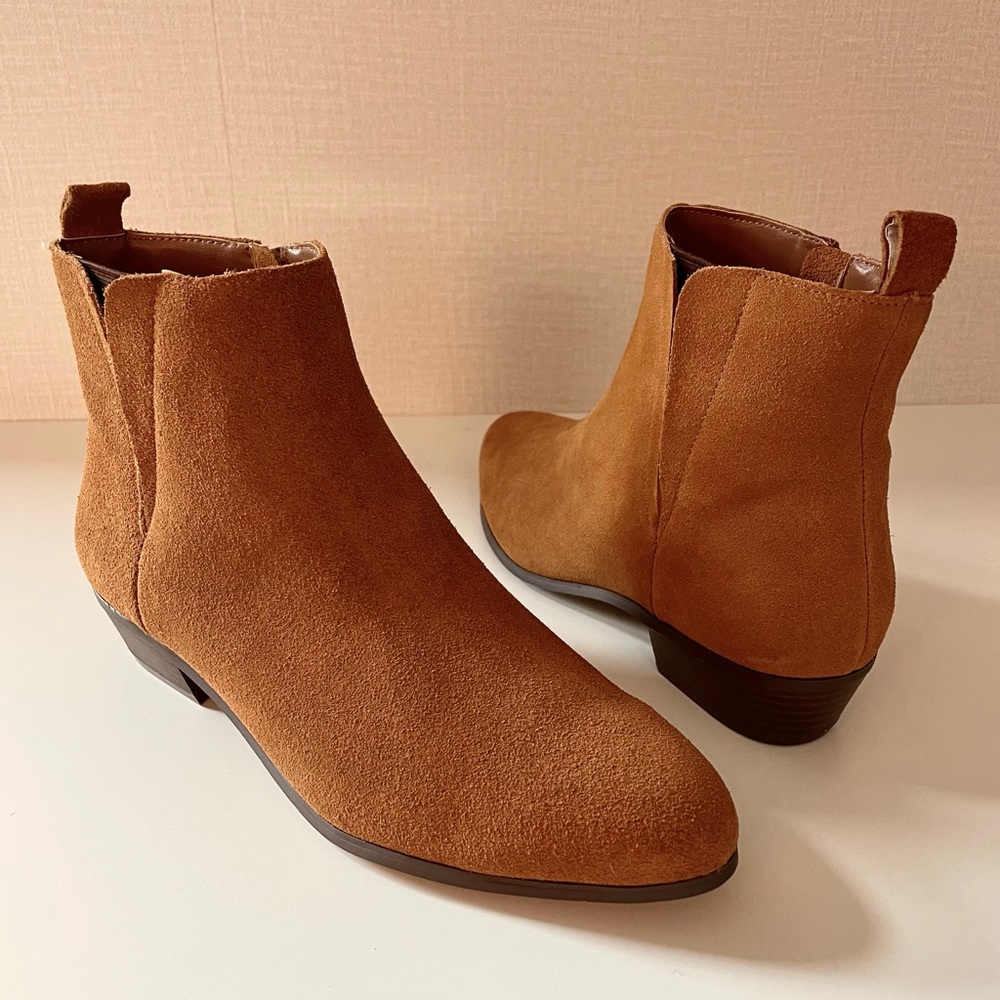 GAP Suede Ankle Boot, Side Zip, Almond Toe, 1 3/8” Heel, Caramel, Size 7, NWOT